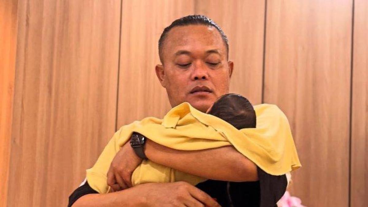 PAMER CUCU - Komedian Sule pamer bersama cucu Baby Selina, 18 Februari 2025.