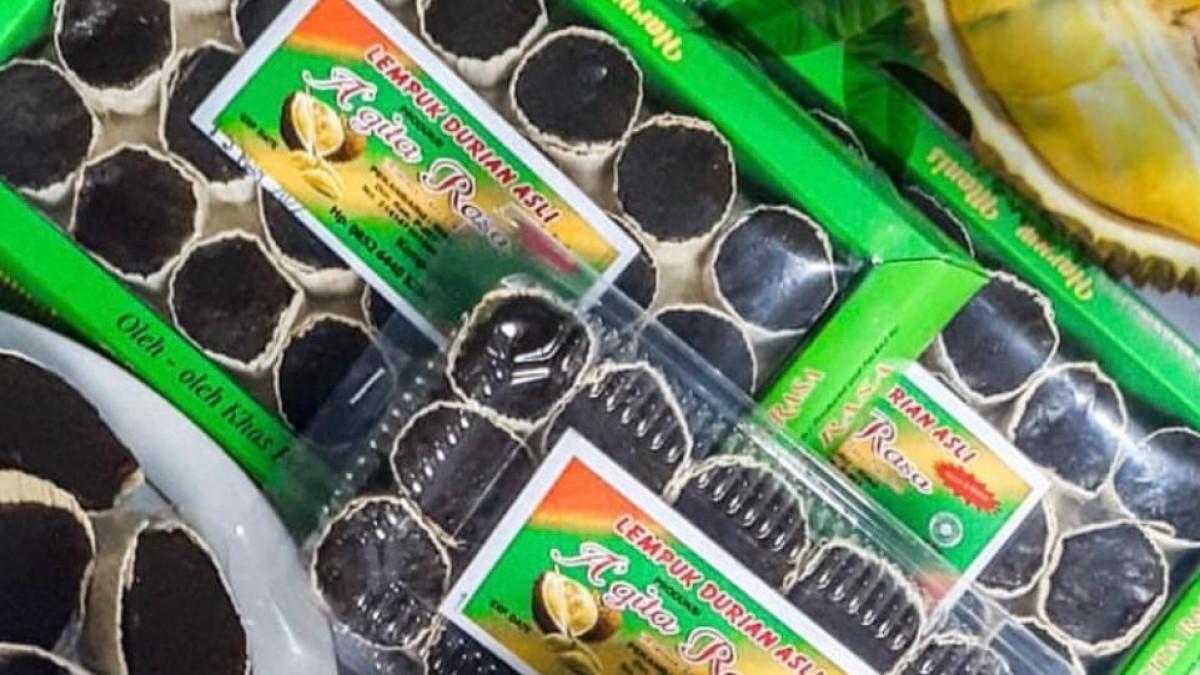 LEMPUK DURIAN - Dibuat dari daging durian asli tanpa campuran tepung, menjadikannya memiliki rasa yang sangat autentik.