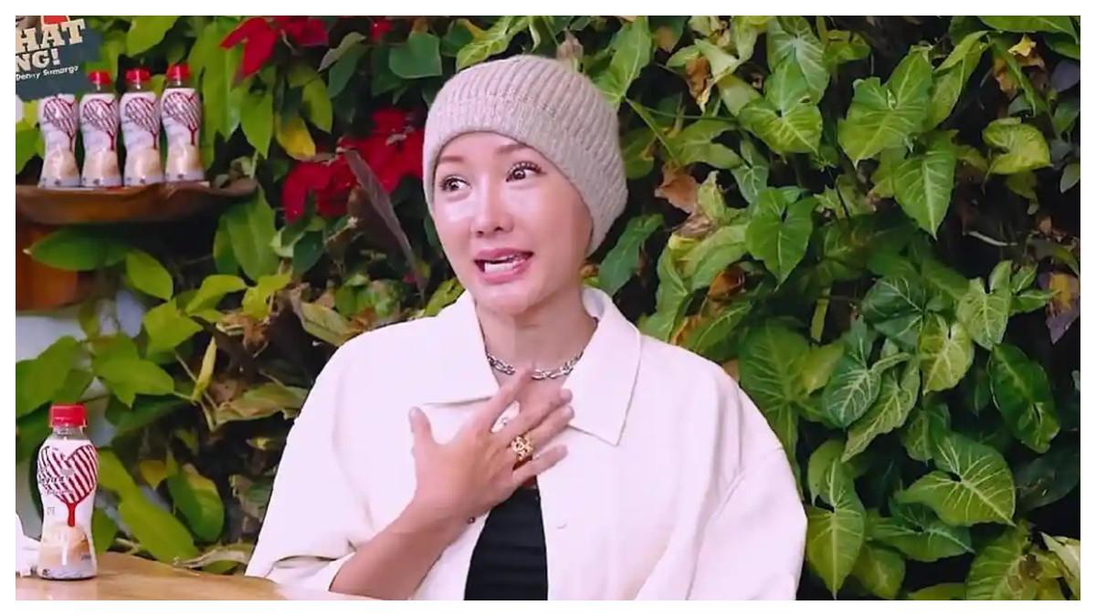 NGAKU DULU LELAKI - Lucinta Luna di Youtube Denny Sumargo. Gara-gara ulah Roy Suryo, selebgram Lucinta Luna akhirnya blakblakan soal status gendernya. Mengaku dulu laki-laki yang sekolah di STM.