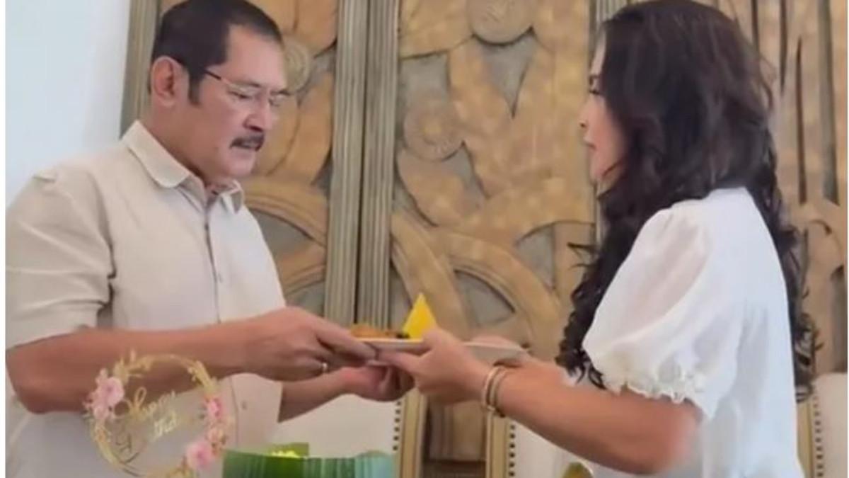 PERAYAAN ULTAH MAYANGSARI - Momen ulang tahun Mayangsari tidak bisa dihadiri putri semata wayangnya, Khirani Trihatmodjo.