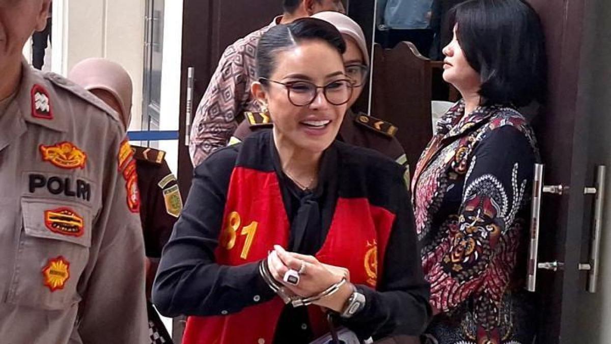 Farhat Abbas angkat suara soal kasus dugaan pemerasan dan TPPU yang menjerat Nikita Mirzani.
