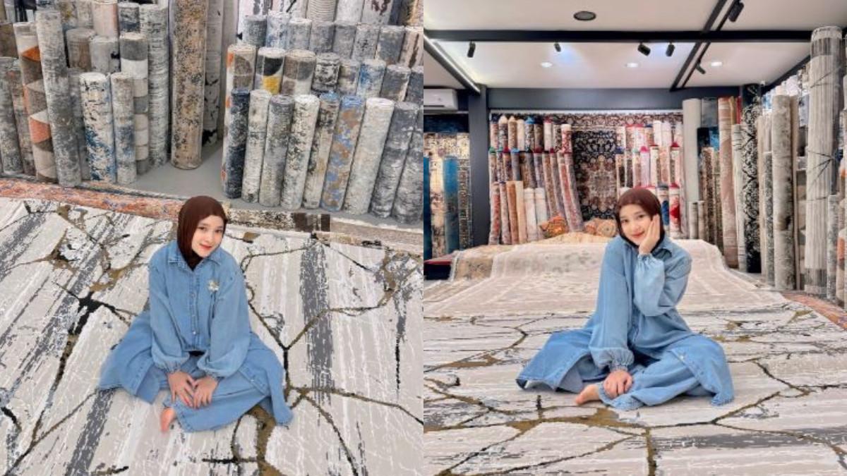 Nissa Sabyan mengenakan outfit oversize yang menutupi bentuk tubuhnya.