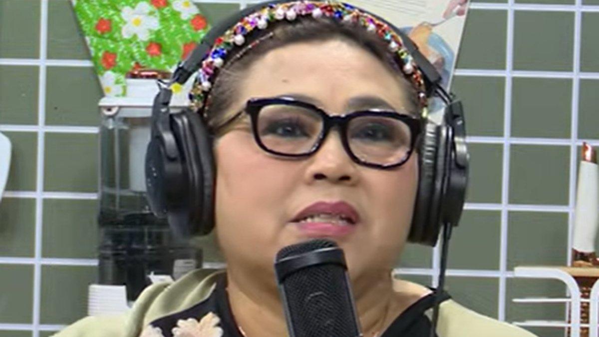 DAPAT RUMAH - Komedian legendaris Nunung Srimulat berbagi kisah mengharukan bawa ia mengaku mendapat hadiah rumah mewah.
