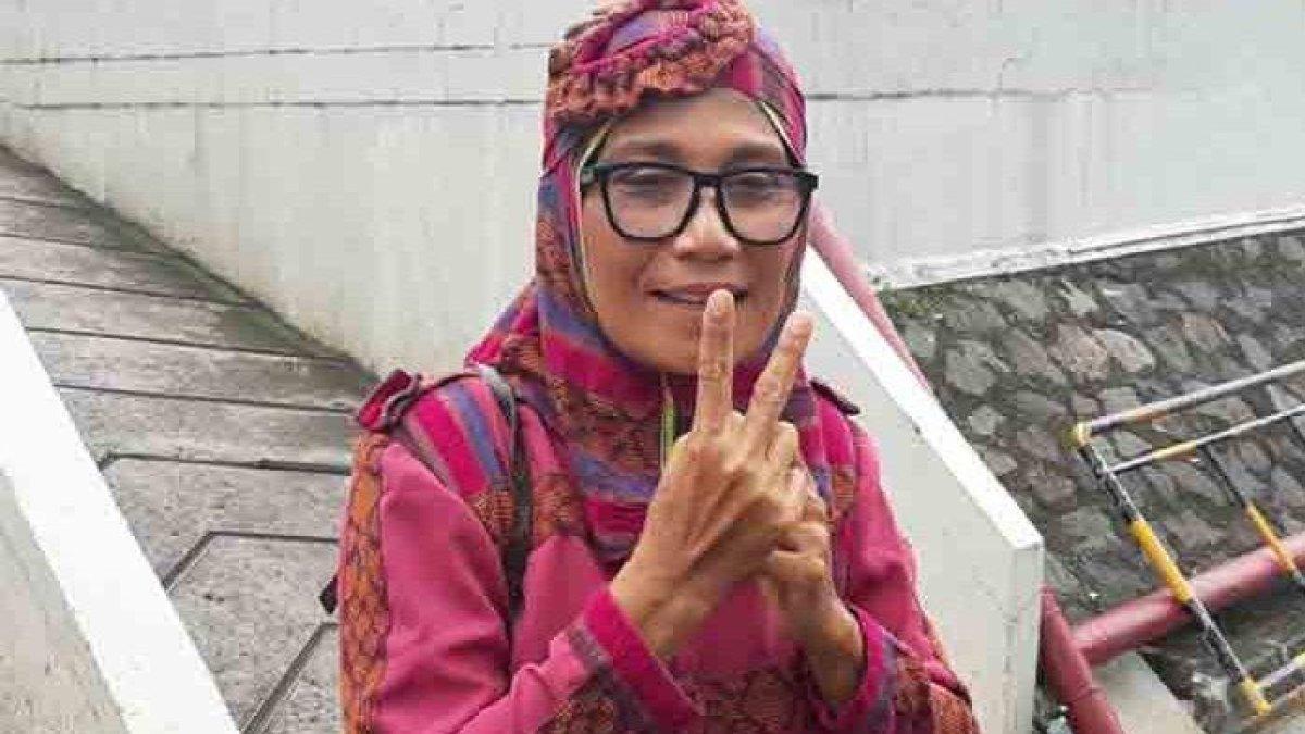 Nursyah sindir kehidupan rumah tangga sang putri dengan komedian Arie Kriting. 
