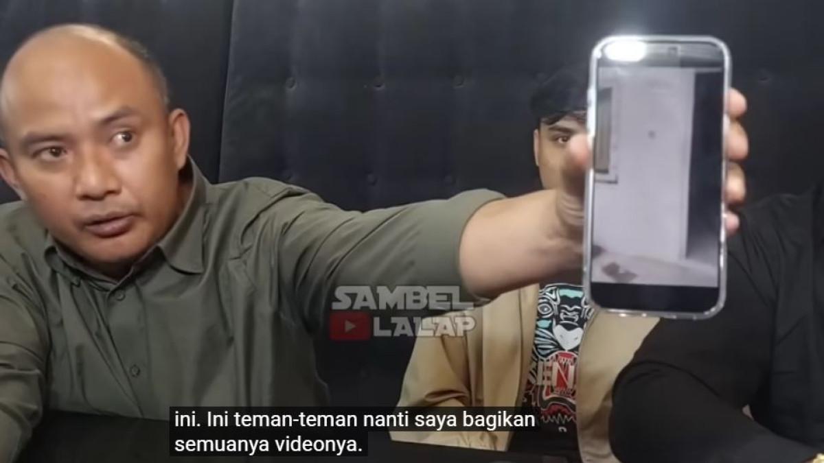 Pembayaran gaji tersebut kerap tidak diterima secara rutin oleh Ressa.