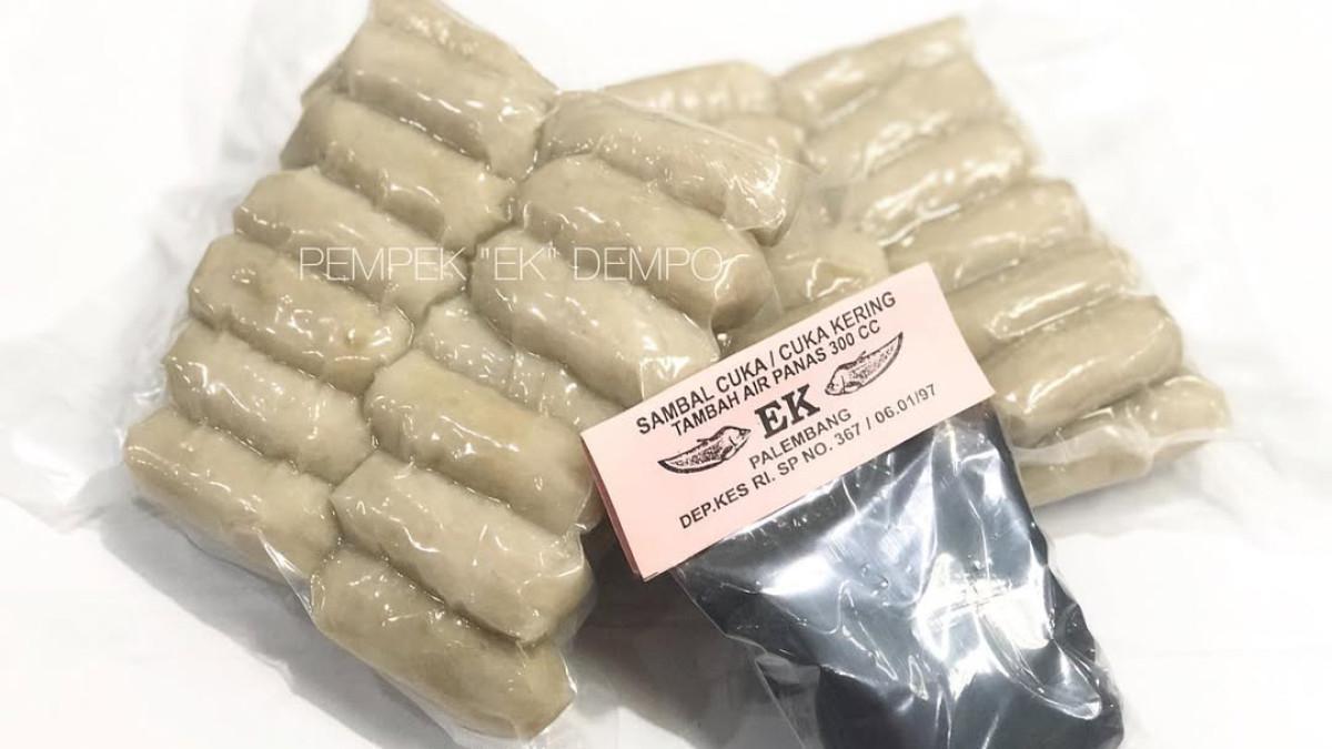 OLEH OLEH - Pempek Ek Dempo 103, satu pempek enak di Palembang yang cocok untuk oleh-oleh.