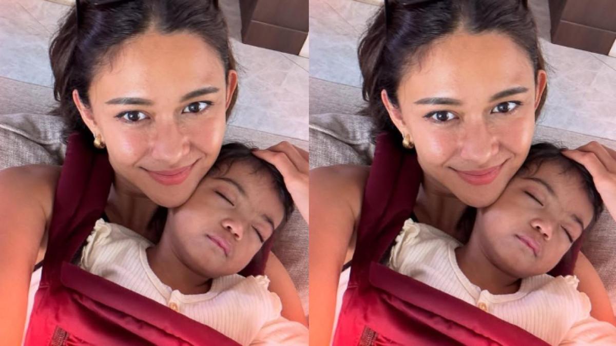 BERTEMU KEMBALI - Pertemuan pertama Nana dengan Baby Kira terjadi pada Januari 2024, kini keduanya lengket bak keluarga.