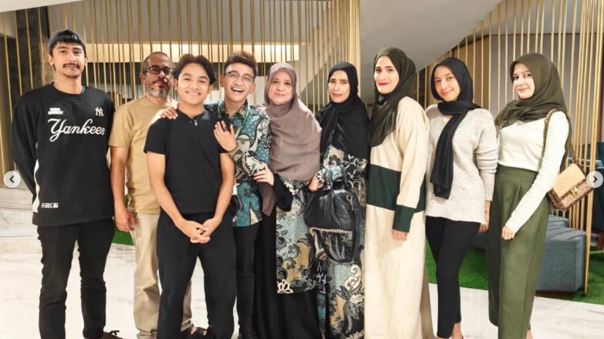 Potret Ruben Onsu berangkat umrah diantar oleh Betrand Peto.