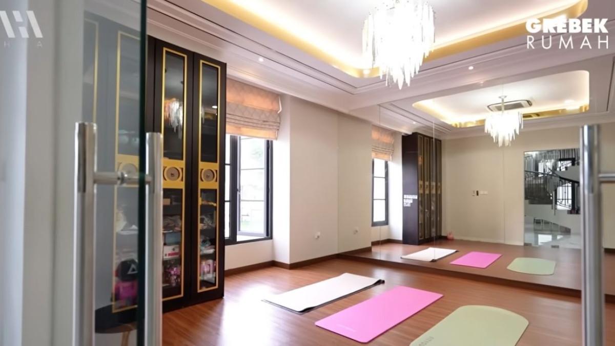 Potret ruang balet di rumah baru Sarwendah.