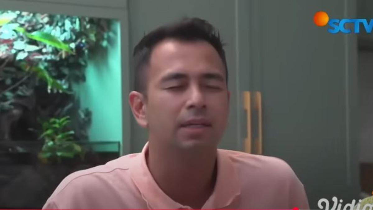 RAMALAN JODOH - Raffi Ahmad bahkan menambahkan bahwa pria tersebut akan seiman dengan Amanda Manopo dan dengan nada bercanda ia menegaskan bahwa dirinya akan merasa hebat bila ramalannya suatu hari terbukti benar.