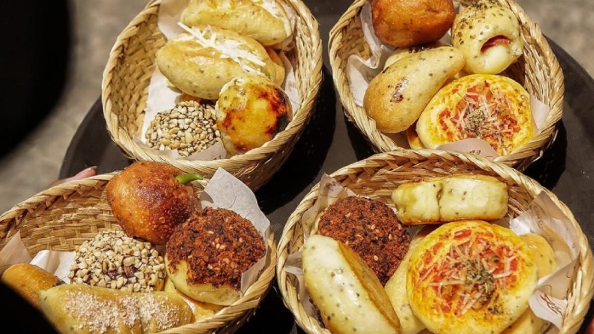 ROTI KEMBANG - hadirkan menu roti sourdough enak untuk teman minum kopi.
