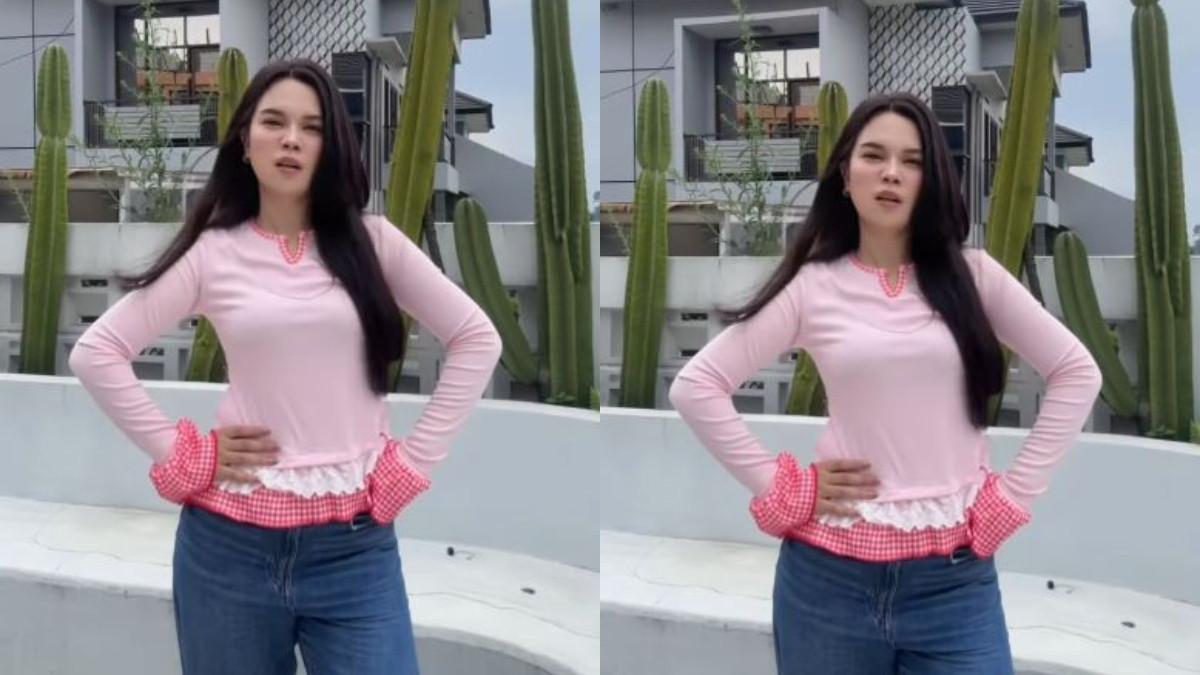 POTRET ROOFTOP - Ruang luar ini dirancang dengan sangat fungsional. Terdapat bangku permanen (built-in bench) yang memanjang di sisi rooftop dan dicat putih senada dengan dinding.