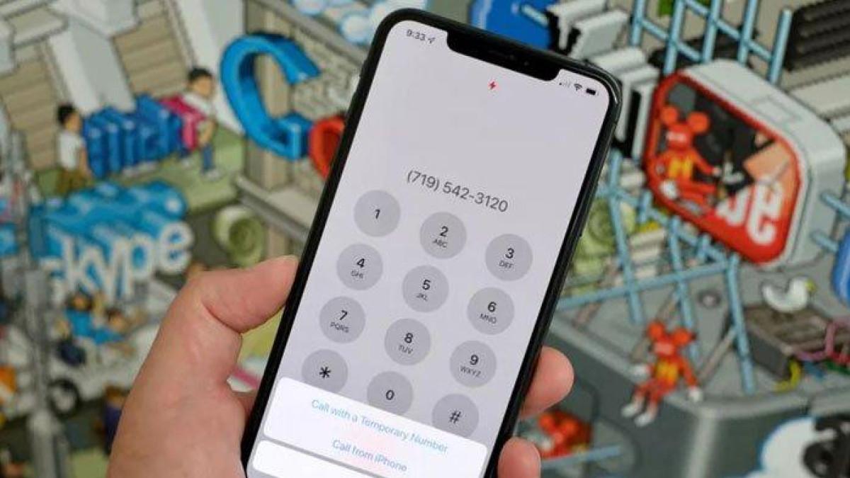 SMS OTP - Ilustrasi smartphone. Pakar keamanan siber mengatakan, modus SMS OTP dimaksudkan untuk menipu korban dengan membobol akun m-banking dan akun keuangan lainnya.
