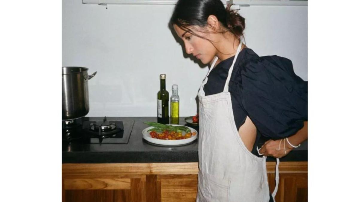 Di usia 22 tahun, Sabrina Alatas memberanikan diri membuka bisnis kulinernya sendiri bernama Manje Restaurant.