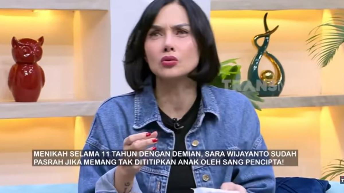 BERHENTI PROMIL - Sara Wijayanto mulai mempertanyakan kembali motivasinya selama ini, apakah benar keinginan memiliki anak datang dari dirinya sendiri atau justru dari tekanan sosial yang terus menghantuinya.
