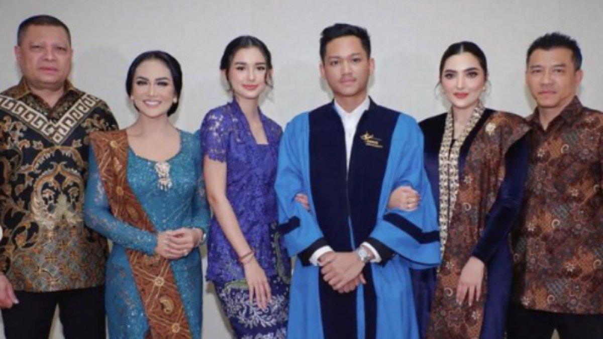 Ashanty ungkap rencana pernikahan Sarah Menzel dan Azriel Hermansyah