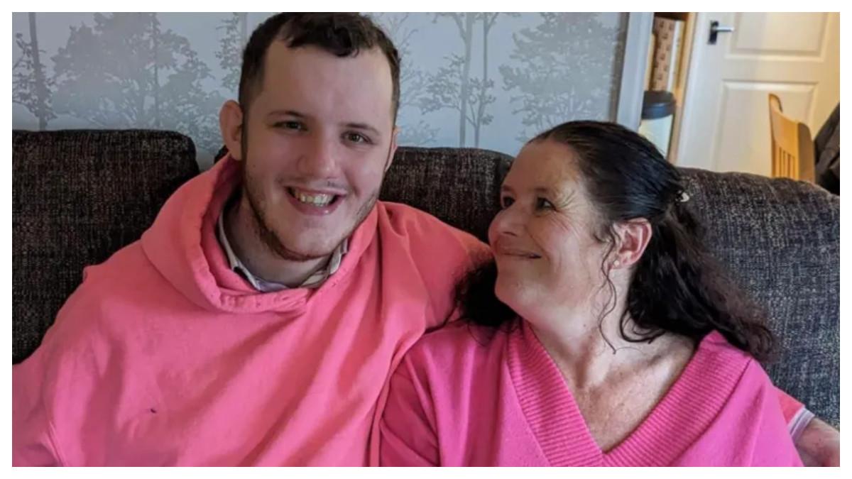 Sebelum jatuh hingga tewas, Jamie memberi tahu seorang manajer pengasuh untuk menyampaikan kepada ibunya bahwa ia mencintainya.