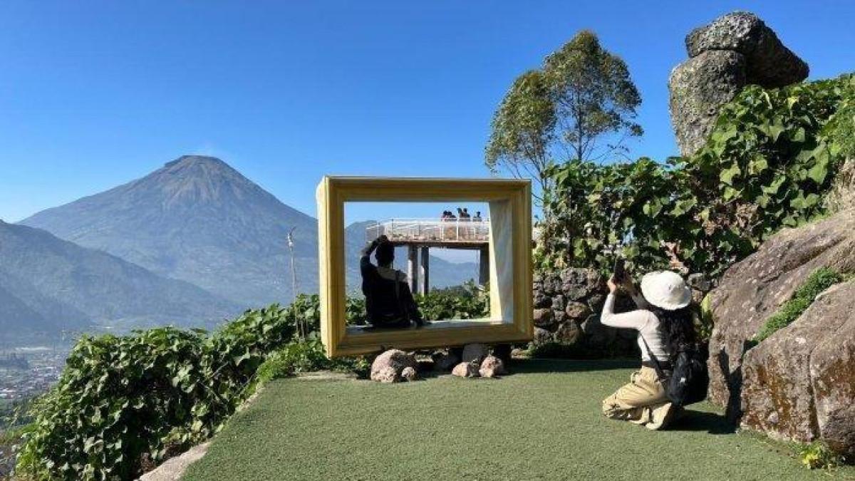 SPOT FOTO - Pintu Langit di Jalan Dieng, Desa Tieng, Kecamatan Kejajar, Kabupaten Wonosobo, Jawa Tengah.