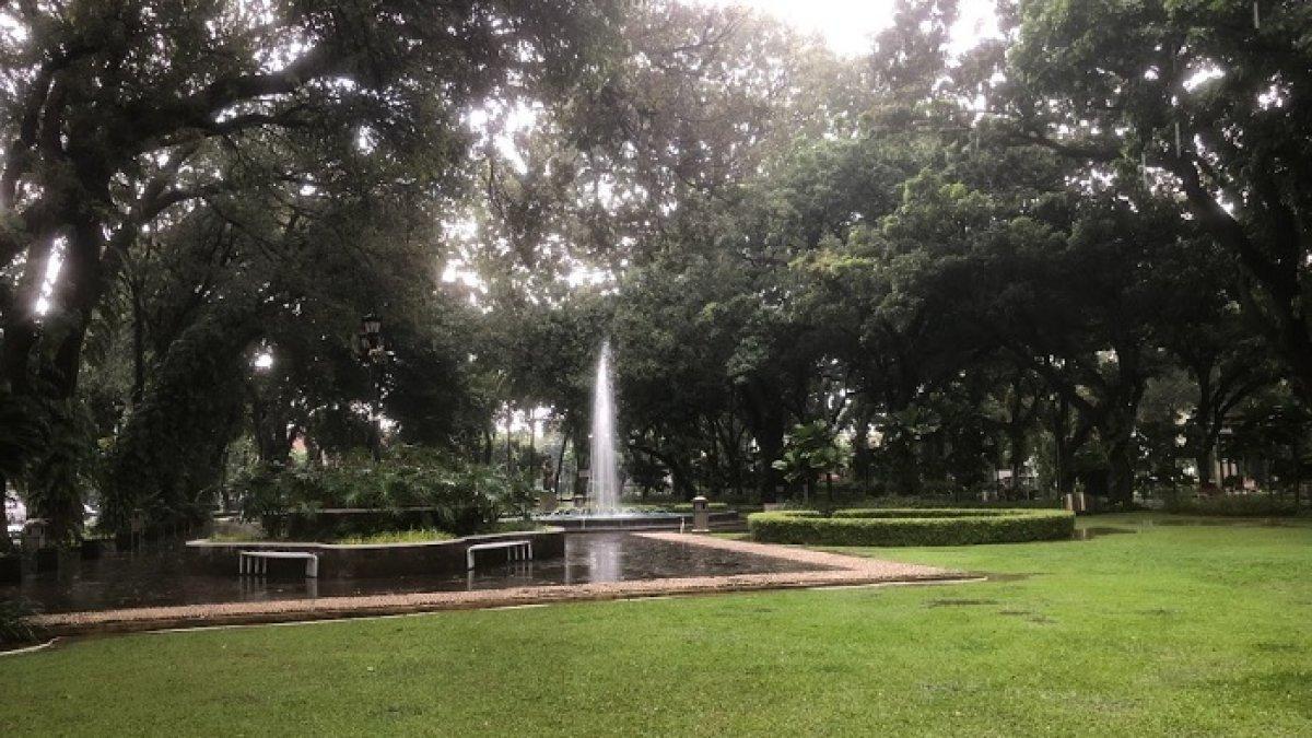 TAMAN SUROPATI - rekomendasi tempat wisata murah di Jakarta Pusat.