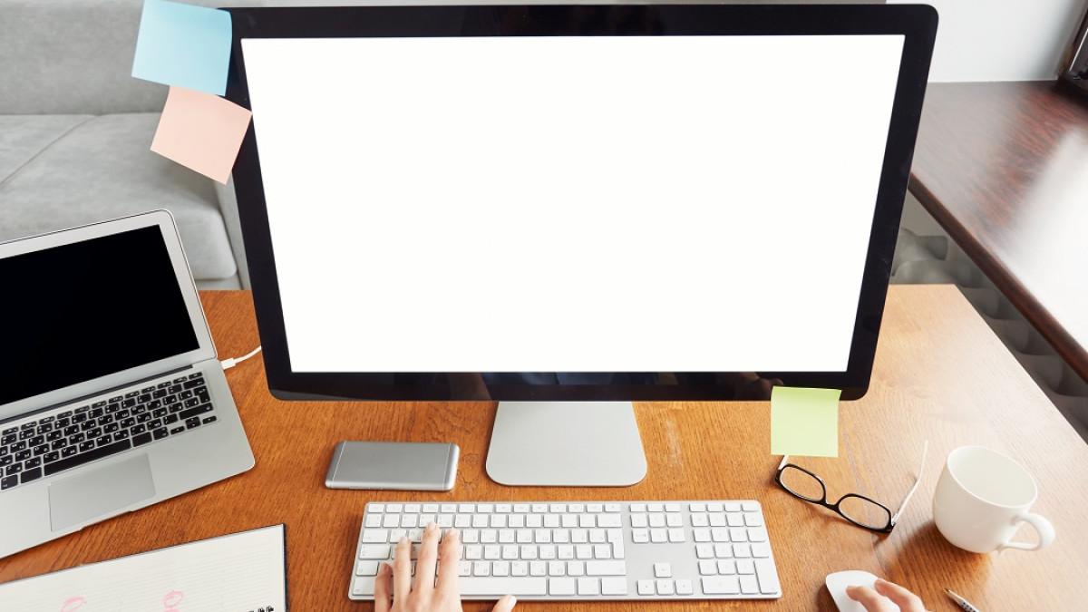 Tampilan dekstop komputer yang dapat diakses dengan cepat menggunakan berbagai shortcut keyboard.
