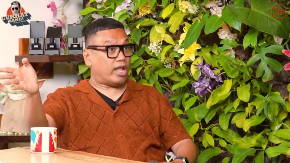 Uya Kuya masih mengingat dengan jelas suasana mencekam ketika apartemennya dikepung massa.