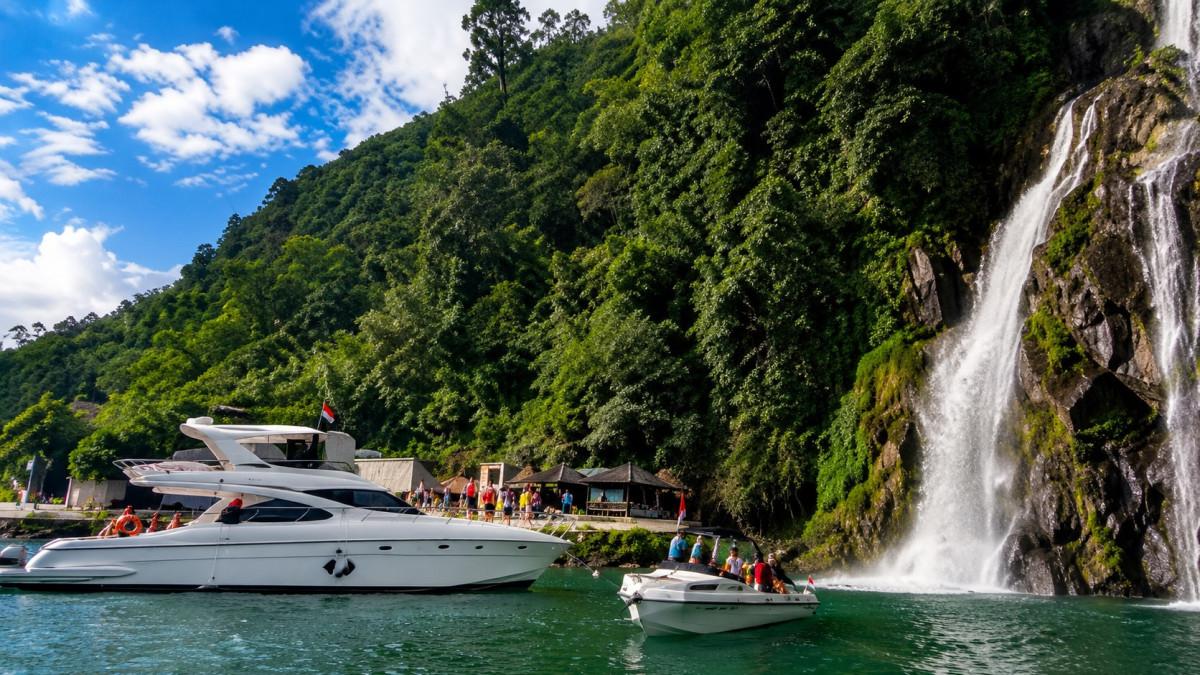 WISATA SUMATRA UTARA - keindahan lain di Danau Toba yang memukau