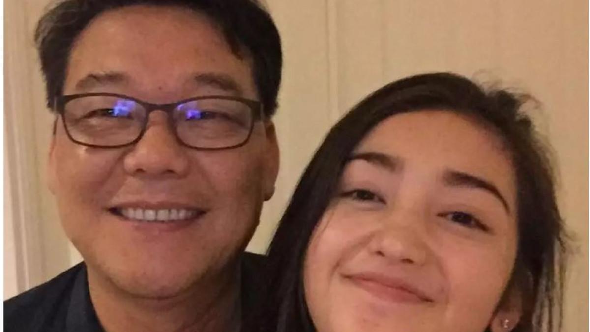 KEDEKATAN RANTY MARIA DAN AYAH - Wajah blasteran Ranty Maria ternyata ia dapatkan dari sang ayah yang berasal dari Korea Selatan.