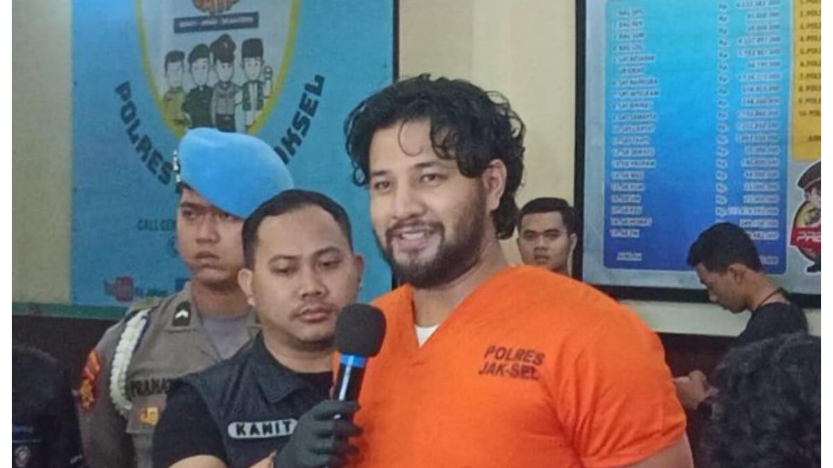 Kamelia, kekasih Ammar Zoni, ungkap sisi pribadi sang aktor di balik kasus narkoba yang kembali menyeret namanya.
