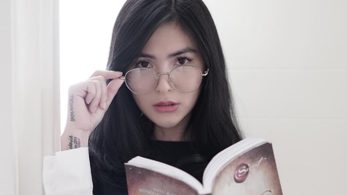 Digosipkan Cinlok dengan Billy Syahputra, Angela Lee: Enggak Lah, Aku Juga Temenan Sama Hilda Vitria