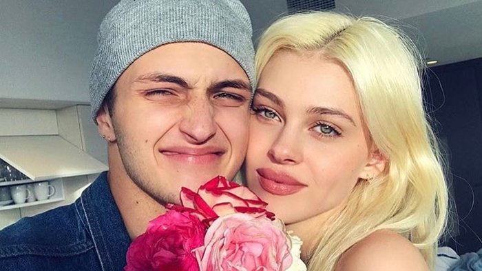 Adik Gigi Hadid, Anwar Foto Ciuman Sama Pacar, Netizen Salfok ke Benjolan Sang Cewek!