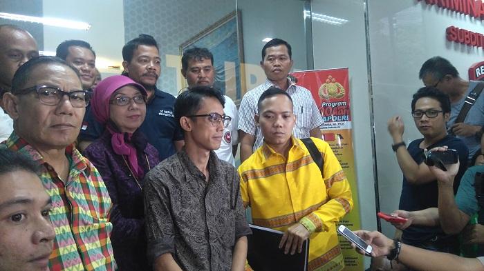Ario Kiswinar dan Ibunda Tunda Laporkan Mario Teguh Gara-gara Terhalang Masalah Ini