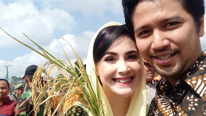 Sapa Warga yang Antri Imunisasi dengan Bahasa Jawa, Arumi Bachsin Banjir Pujian Netizen!