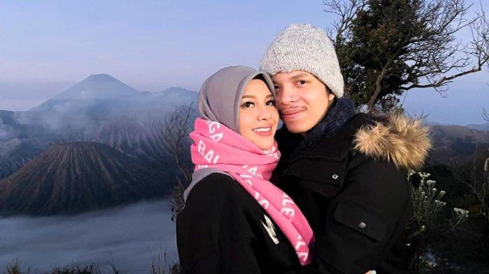 Lepas Penat, Atta Halilintar Ajak Aurel Hermansyah Liburan di Bromo, Intip Potret Romantisnya