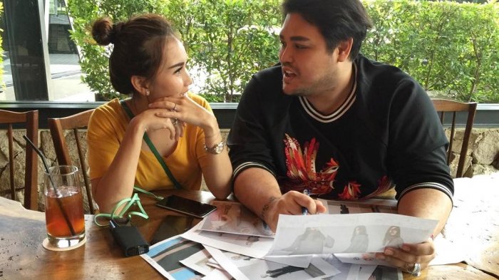 Sweet Banget! Demi Jagain Ayu Ting Ting, Ivan Gunawan Rela Jadi Raksasa
