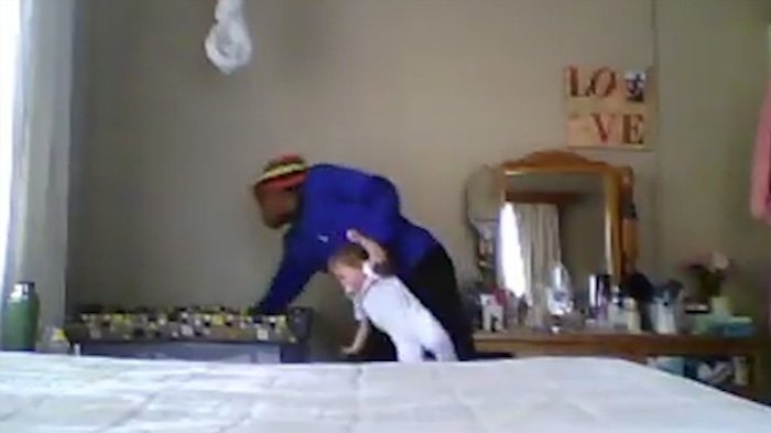 Ibu Ini Pasang CCTV di Rumah, yang Direkam Hal Mengerikan kepada Anaknya, Hati-Hati!