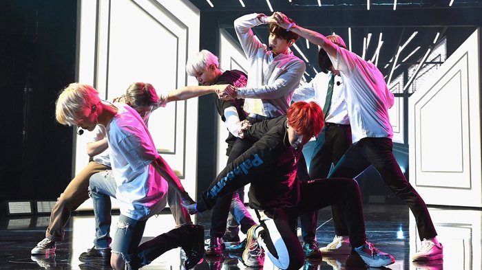 Selesai Tampil di AMA, BTS Tidak Datang ke After Party Tapi Melakukan Hal Ini!