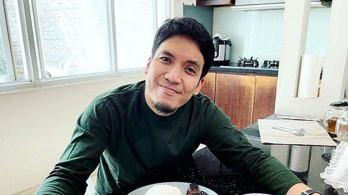 5 Fakta Menarik Desta Eks Natasha Rizky, Sempat Diberi Gelar Orang Sakti, Cucu Penulis Legendaris