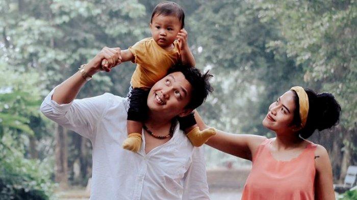 Selamat! Istri Dirly Idol Umumkan Hamil Anak Kedua, Nola Tyaz Pamerkan Hasil Test Pack
