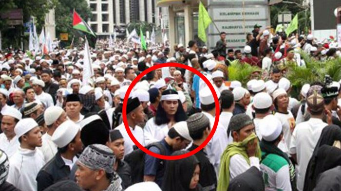 Demo 2 Desember - Wah! Ada Penampakan Wiro Sableng di Kerumunan Peserta Aksi Damai 212?