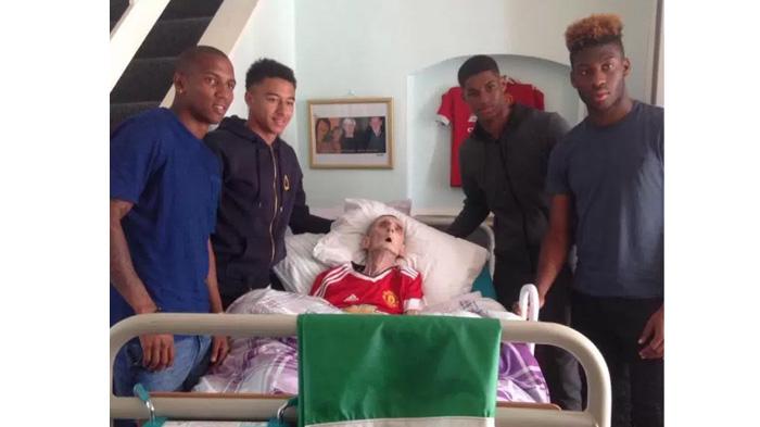 Pria Ini Meninggal Sesaat Setelah Keinginannya Terkabul, Bertemu Dengan Jajaran Pemain MU!