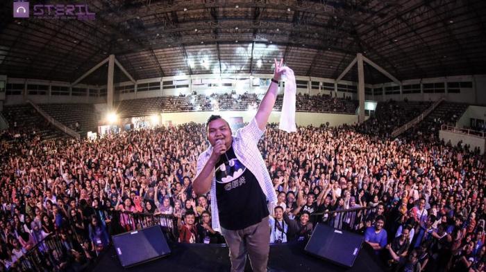 Fico Fachriza - Assalamualaikum! Yuk Kenalan dengan Komika Stand Up Comedy Indonesia Ini