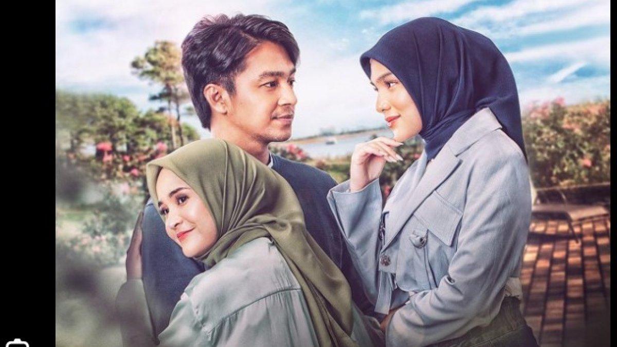 Davina Karamoy mengaku lewat perannya jadi pelakor, kini kariernya makin sukses di dunia hiburan.