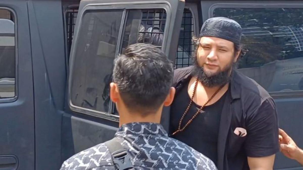 Bukan sekadar hukuman, Zeda Salim menilai Ammar Zoni memerlukan bantuan psikiater dan bimbingan spiritual setelah kembali terjerumus ke dunia narkoba.
