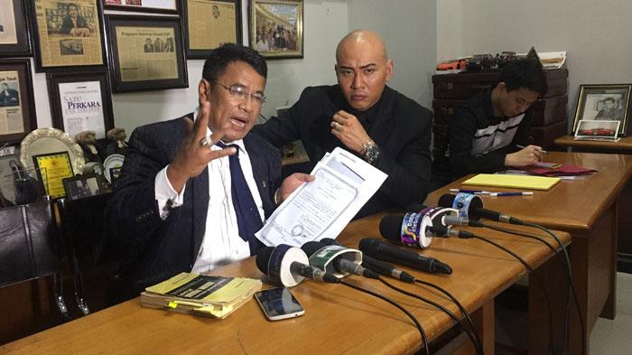 Hotman Paris Terharu Lihat Foto Jadul Mario Teguh dan Ario Kiswinar