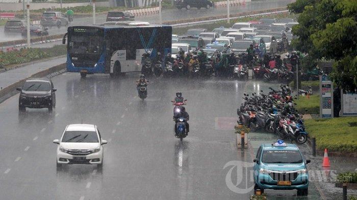 PRAKIRAAN Cuaca 33 Kota Hari Ini, Sabtu, 4 Februari 2023, BMKG: Lampung Hujan Petir, Jakarta Berawan