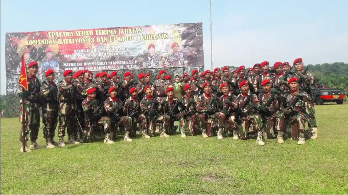 KLARIFIKASI KOPASSUS HOAKS - Penerangan Kopassus membantah kabar viral soal Pangkopassus menampar protokoler Istana dan menegaskan informasi tersebut tidak benar.
