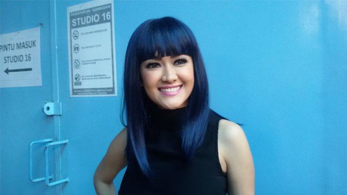 Kontroversi Artis - Julia Perez: Ayu Ting Ting Di-unfollow Jedar? Lah, Gue Juga