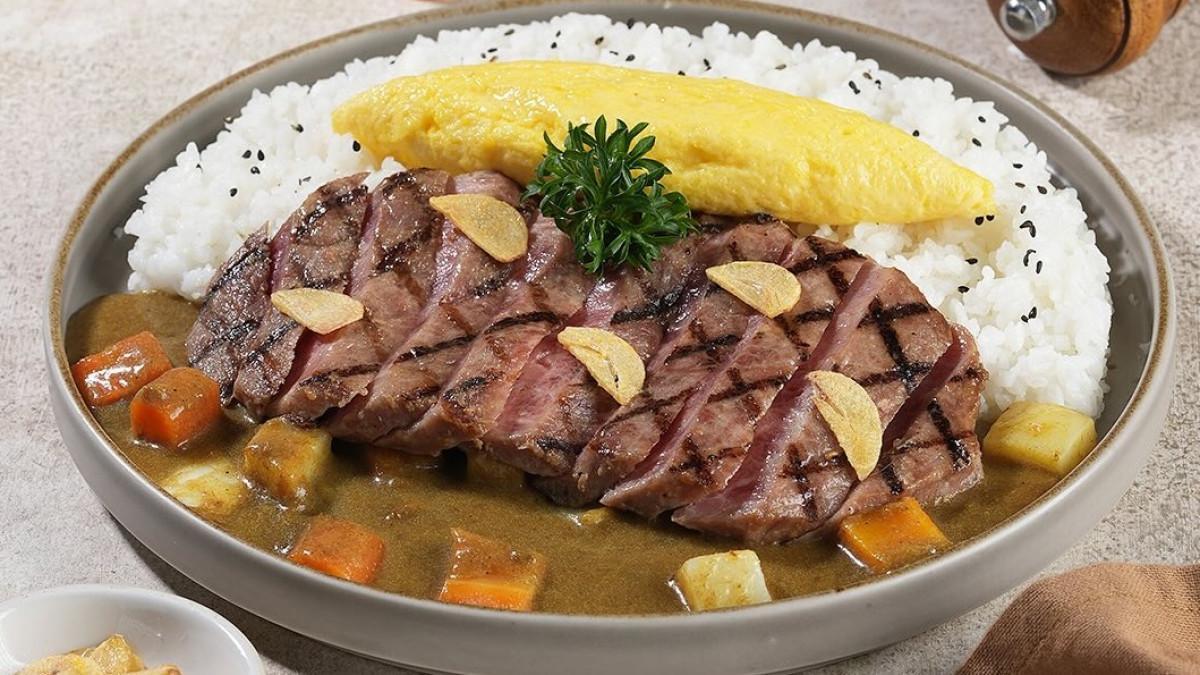 KULINER BANDUNG - Justus Steak House Dago, satu steak enak di Bandung yang bisa kamu coba untuk makan malam.