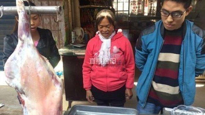 Kambing 7 Tahun Dipelihara Tapi Tak Juga Besar, Keluarga Ini Temukan Harta Rp 9 M Saat Memotongnya