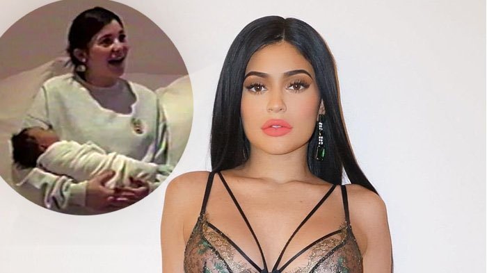 Kylie Jenner - 5 Fakta Kelahiran Anak Pertamanya, dari Curhatan Jadi Mama Muda hingga Uniknya Nama!